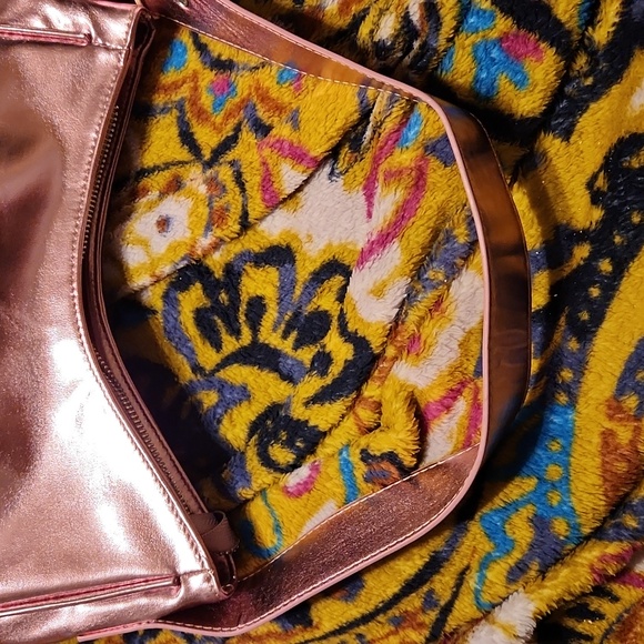 NWT Urban Outfitters Nunoo Vegan Faux Leather Metallic Shoulder Mini Bag - Picture 7 of 12